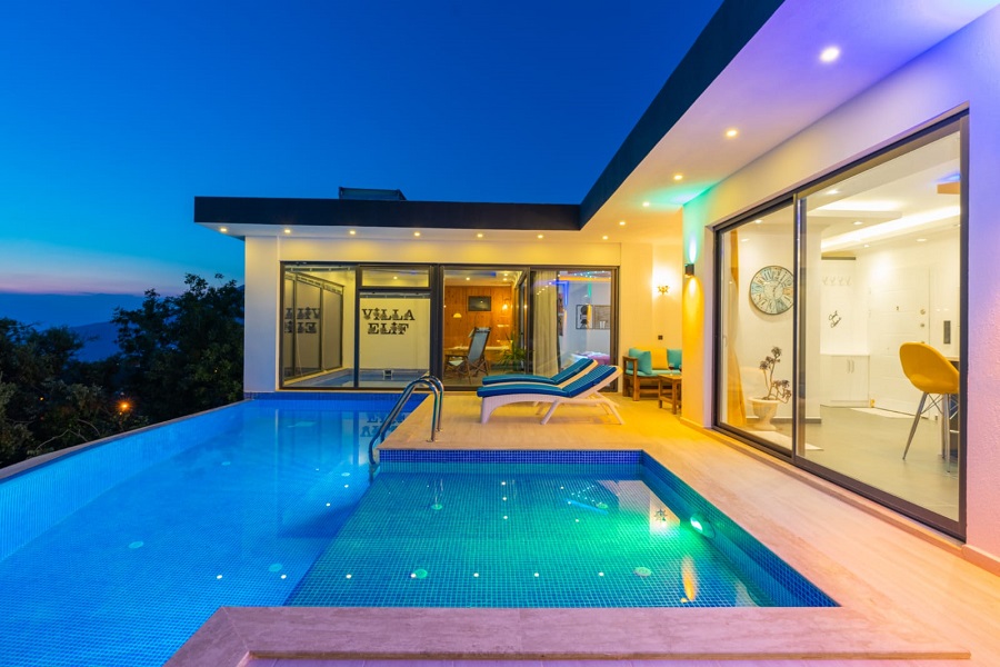 Kaş Üzümlüköyde 1+1 Özel Havuzlu Doğa Manzaralı Lüks Villa DRM-1995