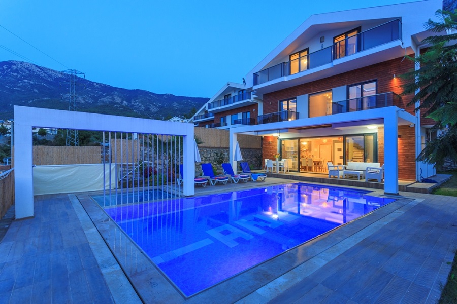 Ovacıkda 3+1 Özel Havuzlu Doğa Manzaralı Lüks Kiralık Villa DRM-2121