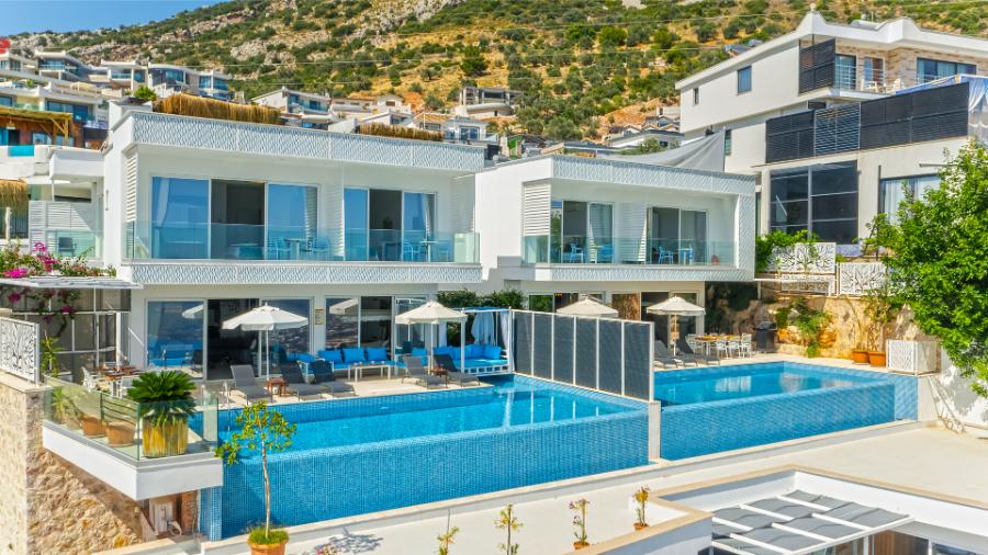 Kalkanda 3+1 Özel Havuzlu Deniz Manzaralı Kiralık Lüks Villa DRM-1877