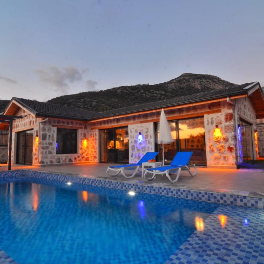 Antalya Kaş'ta 2+1 Özel Havuzlu Denize Yakın Kiralık Villa DRM-1922