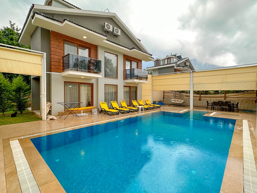 Ovacıkda 4+1 Özel Havuzlu Doğa Manzaralı Lüks Kiralık Villa DRM-2103