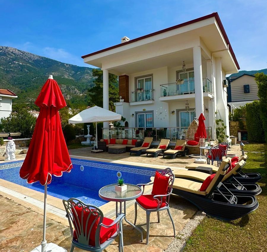 Ölüdeniz Ovacık'ta 4 Yatak Odalı Özel Havuzlu Aile Villası DRM-2234