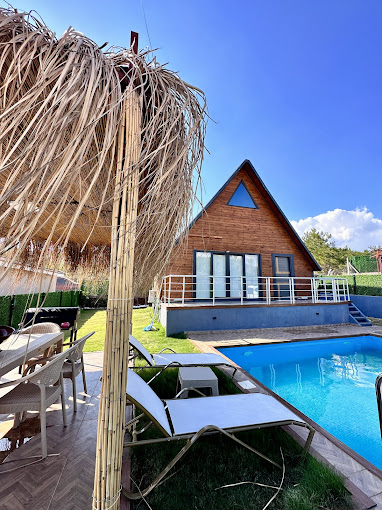 Menderes Yeniköyde 2+1 Özel Havuzlu Muhafazakar Kiralık Lüks Bungalov DRM-2245