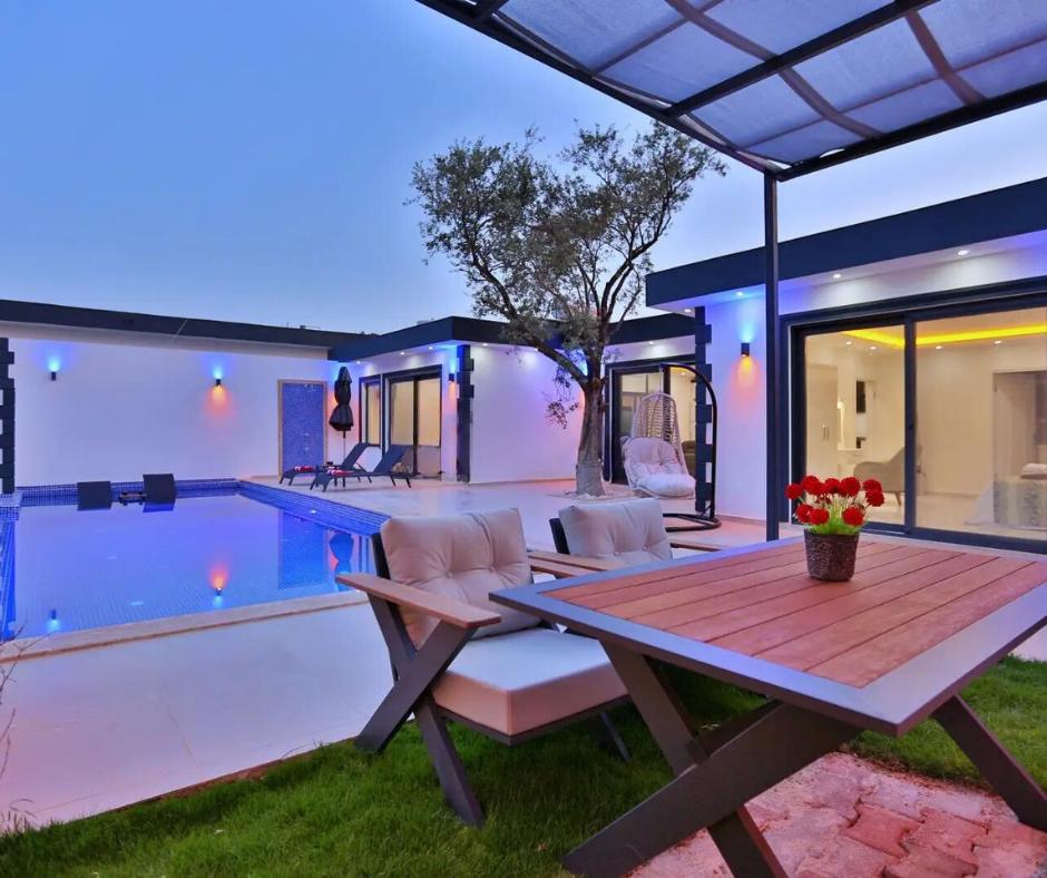 Kalkan Üzümlü Köyde 2+1 Özel Havuzlu Kiralık Lüks Villa DRM-1873
