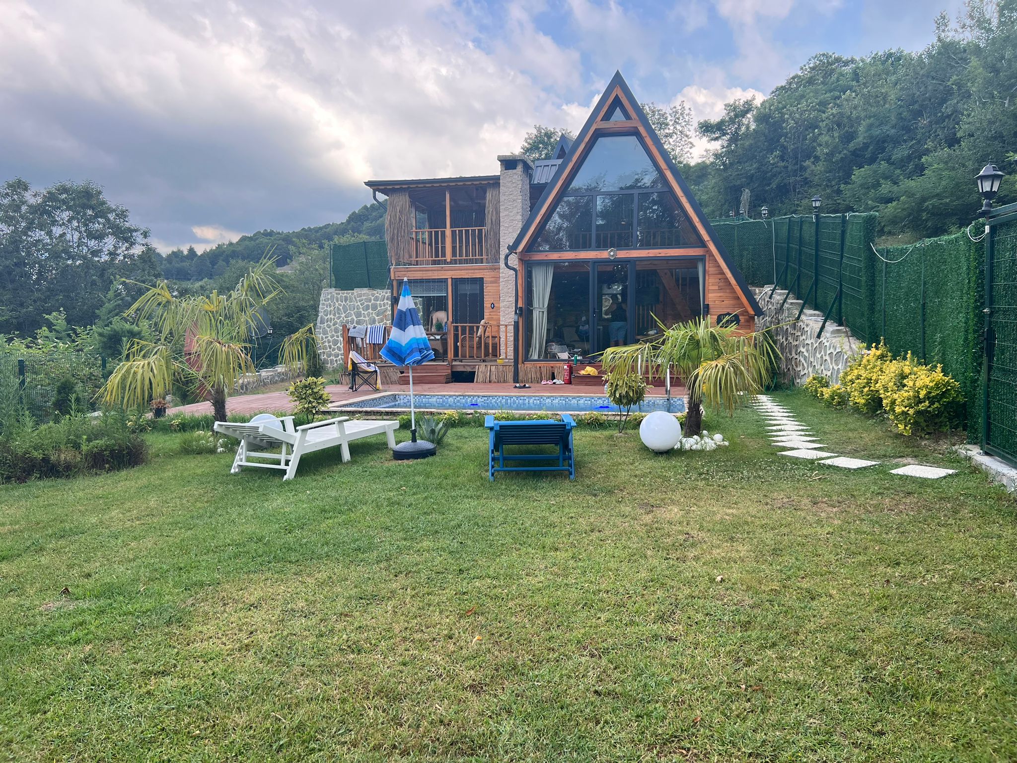 Bungalow Four Seasons 1