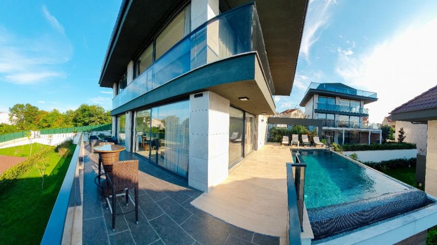 İstanbul Şile'de 4+1 Özel Havuzlu Deniz Manzaralı Kiralık Villa DRM-1685