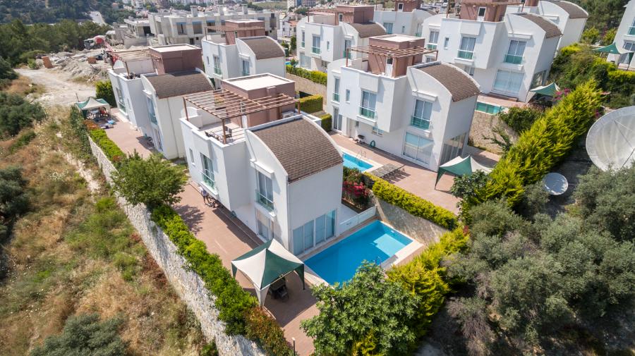 Kuşadası Kadınlar Denizinde 4+1 Özel Havuzlu Deniz Manzaralı Kiralık Lüks Villa DRM-1842