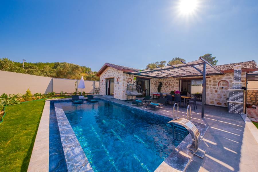 Muğla Seydikemer'de 2+1 Özel Havuzlu Doğa Manzaralı Kiralık Villa DRM-1920