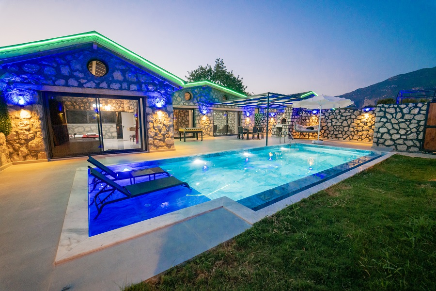 Antalya Kalkan’da 2+1 Özel Havuzlu Denize Yakın Kiralık Villa DRM-1903