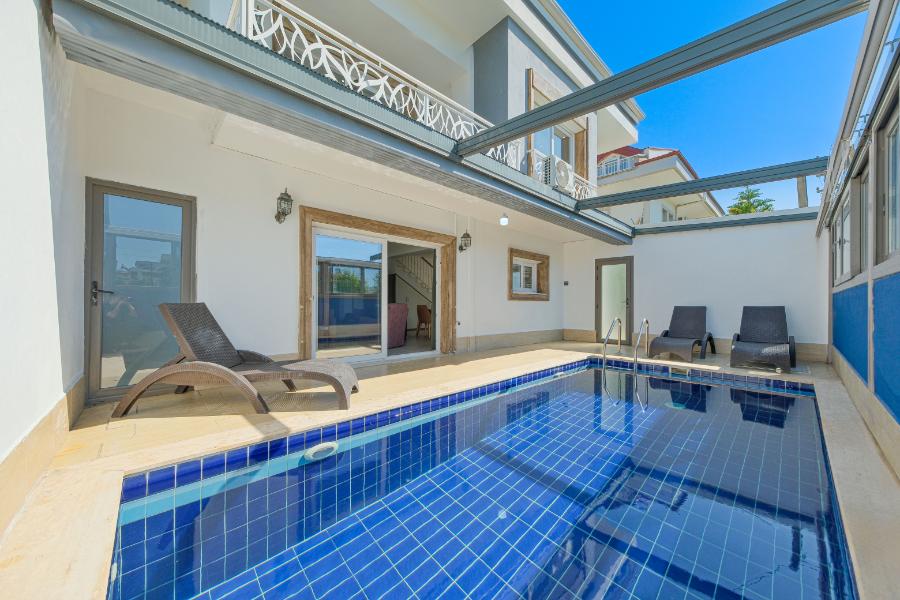 Fethiye Babataşı'nda 3 Yatak Odalı Isıtmalı Özel Havuzlu Tatil Villası DRM-2231