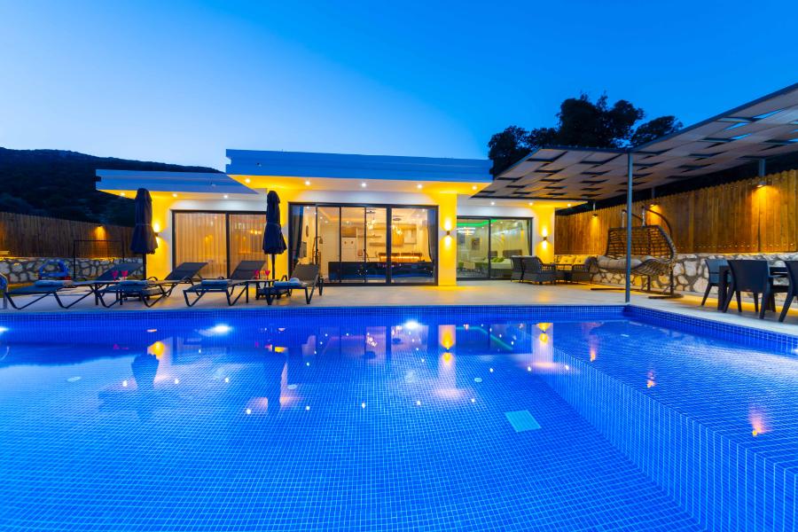 Antalya Kaş'ta 2+1 Özel Havuzlu Denize Yakın Kiralık Villa DRM-1934