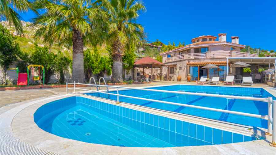 Antalya Kaş'ta 3+1 Özel Havuzlu Deniz Manzaralı Kiralık Villa DRM-2036