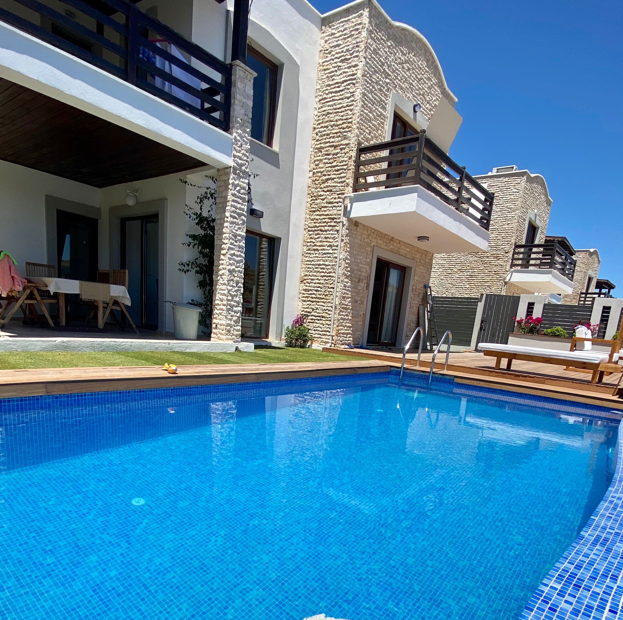 Gündoğan Kızılburunda 3+1 Özel Havuzlu Dubleks Villa BV-110