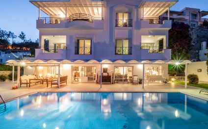 Bodrum Merkezde Özel Yardımlı Kiralık 5 Yatak Odalı Lüks Villa EVT-1916