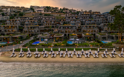 Asarlık'ta Denize Sıfır Özel Havuzlu 5+1 Lüks Villa BV-126