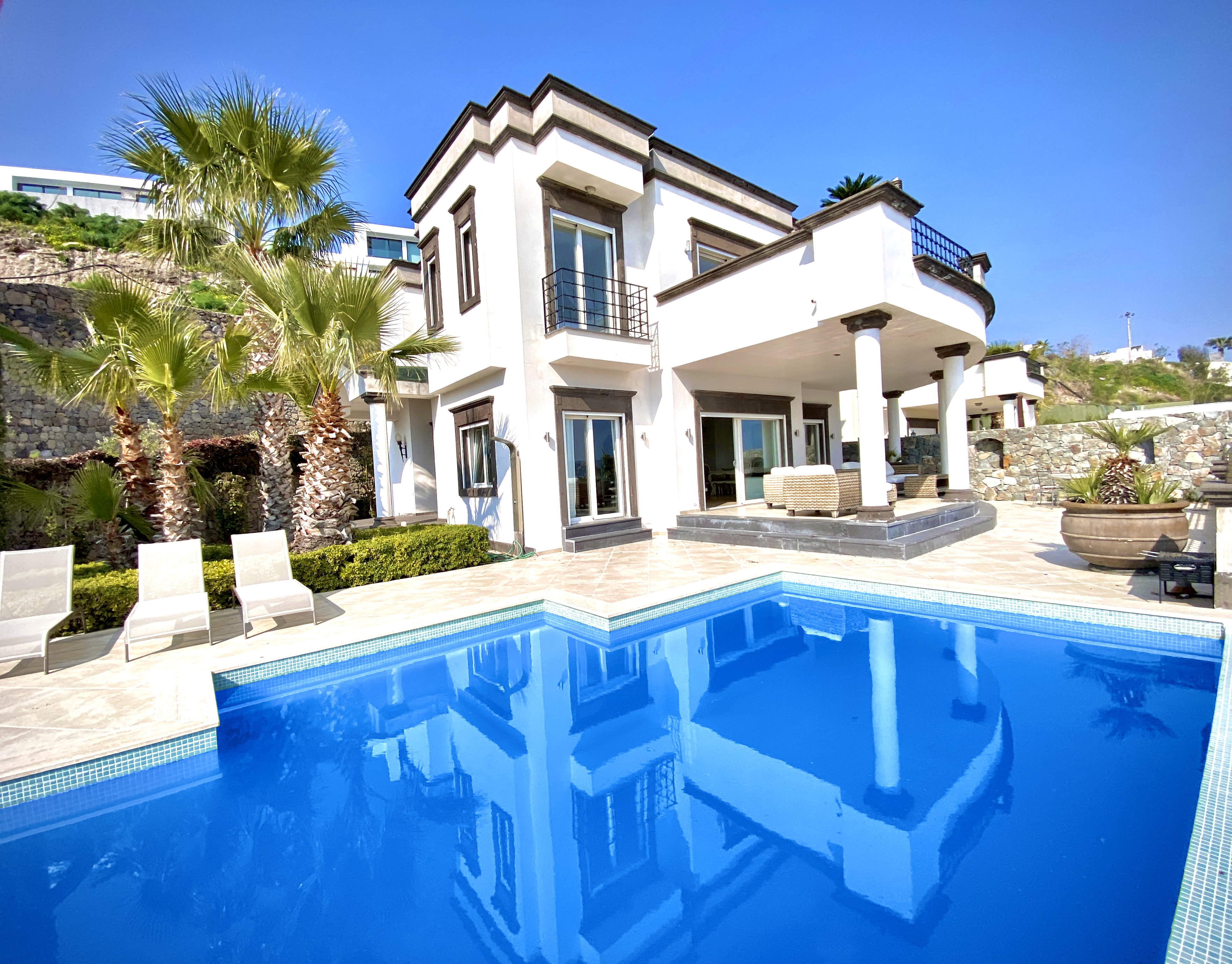 Gündoğan'da Özel Havuzlu Panoramik Deniz Manzaralı Lüks 4+1 Dubleks Villa BV-133