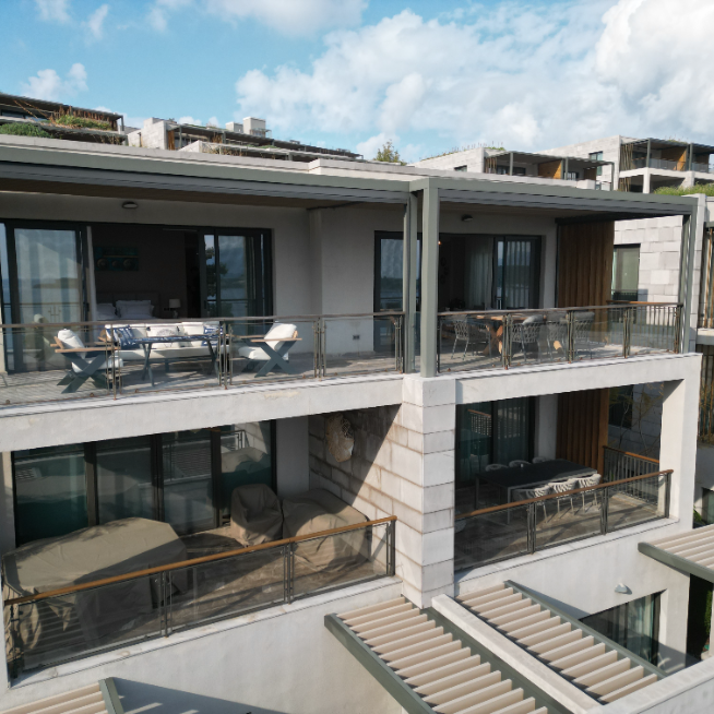 Asarlık’ta Denize Sıfır 4+1 Muhteşem Manzara ve Eşsiz Konforlu Flat Daire BV-1990