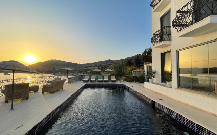 Yalıkavak'ta Denize Sıfır Özel Havuzlu 6+2 Lüx Villa BV-205