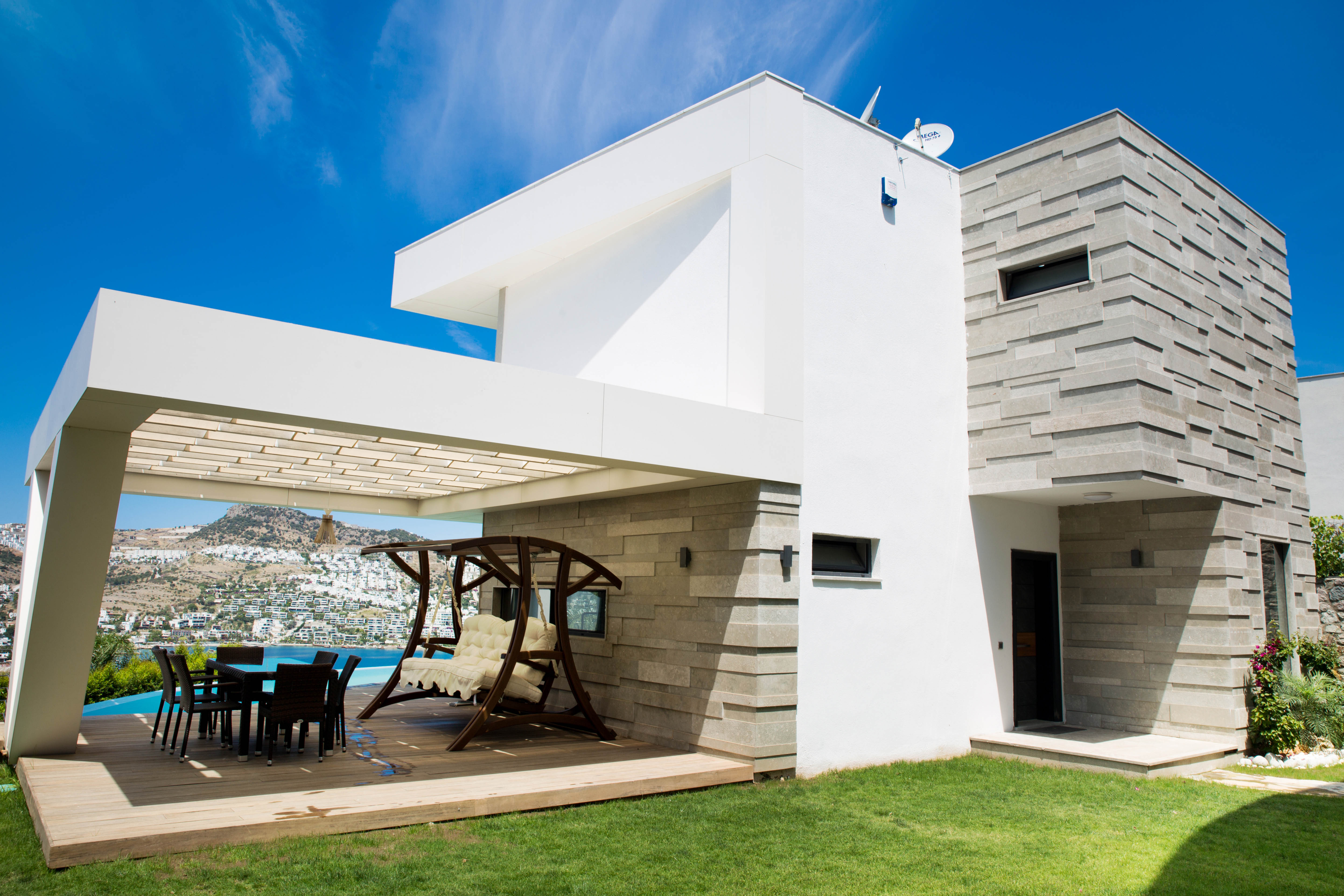 Bodrum Gündoğan'da 5 Yatak Odalı Özel Havuzlu Kiralık Villa BV-4100