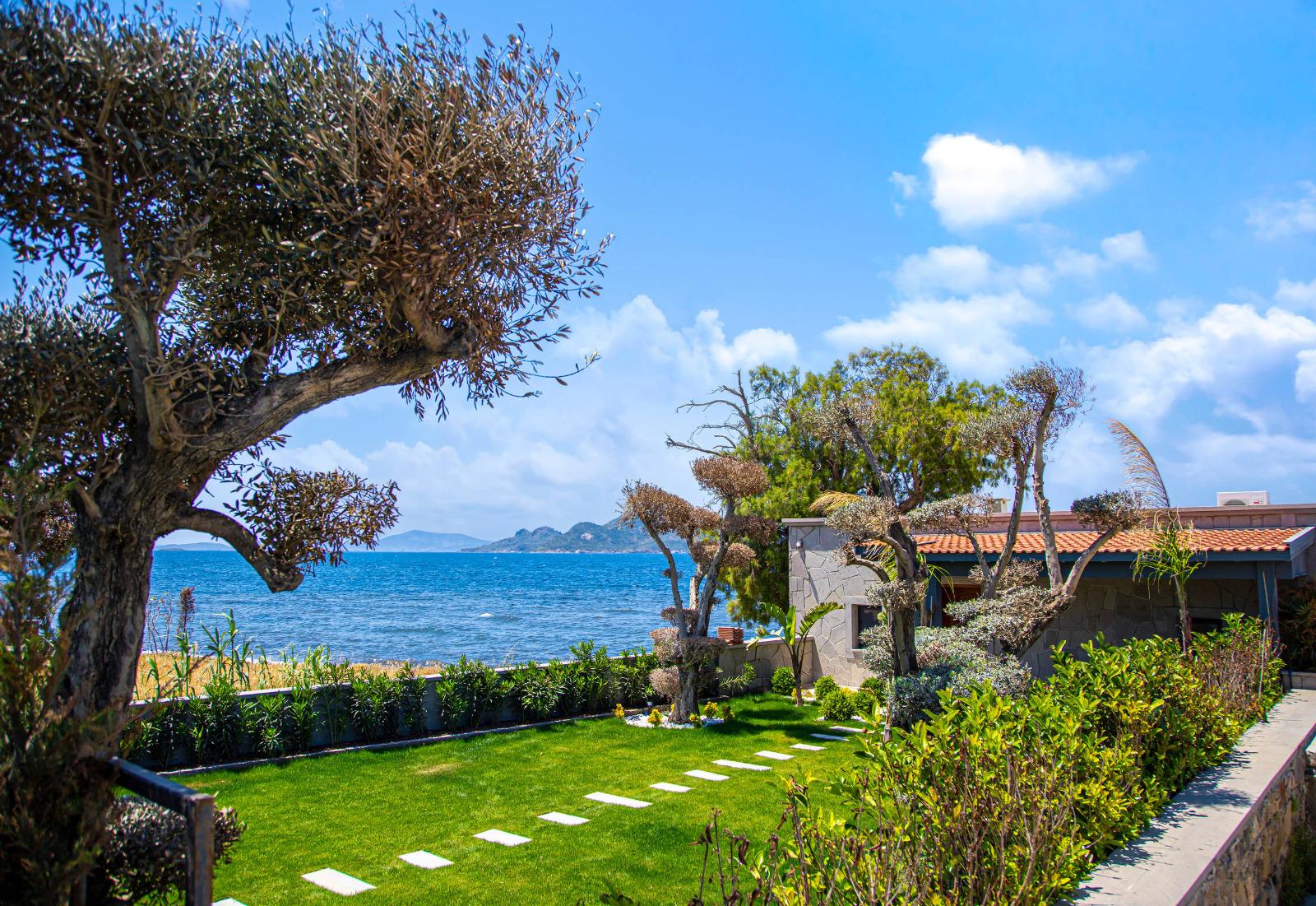 Turgutreiste 2+1 Denize Sıfır Özel İskelesi Olan Taş Villa BV-889