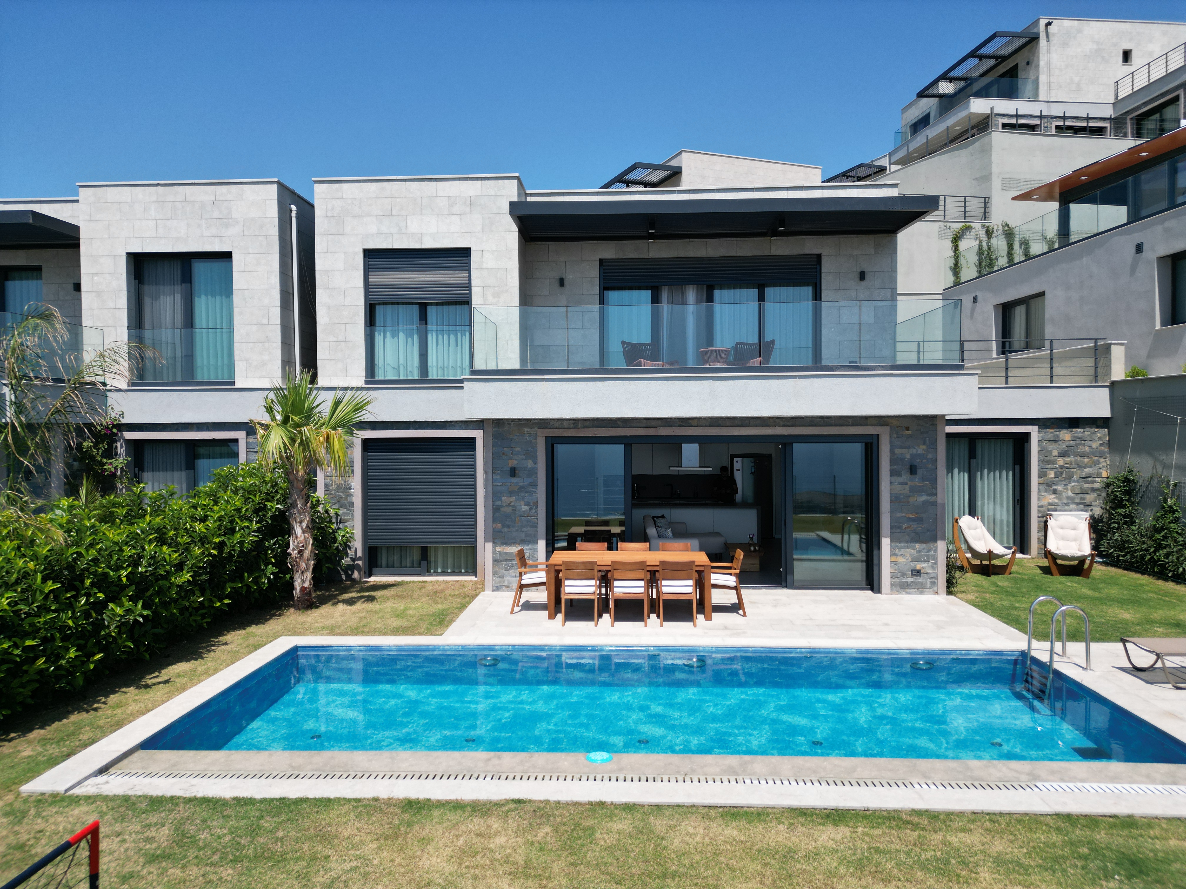 Gümüşlük Koyunbabada 4+1 Özel Havuzlu Panoramik Deniz Manzaralı Bahçeli Villa BV-3581