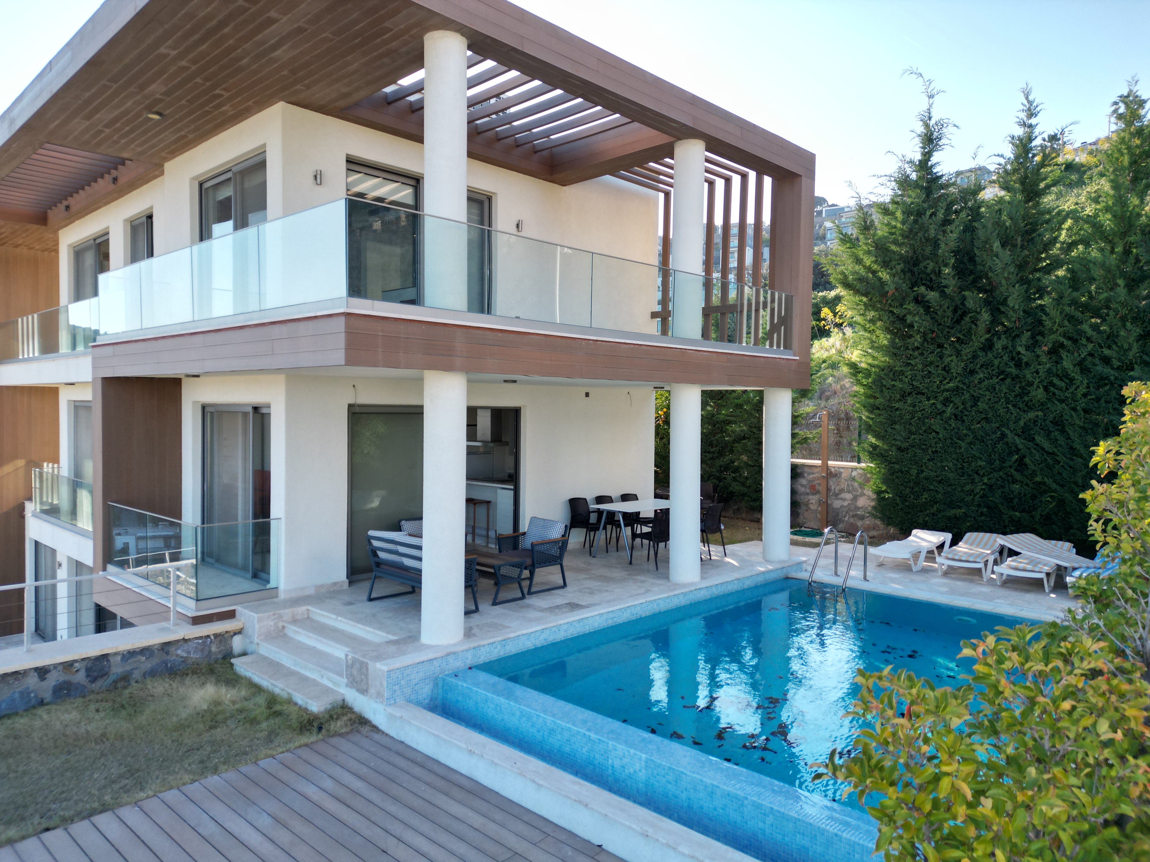 Gündoğanda 6+2 Müstakil Bahçeli Full Deniz Manzaralı Havuzlu Triplex Villa BV-3