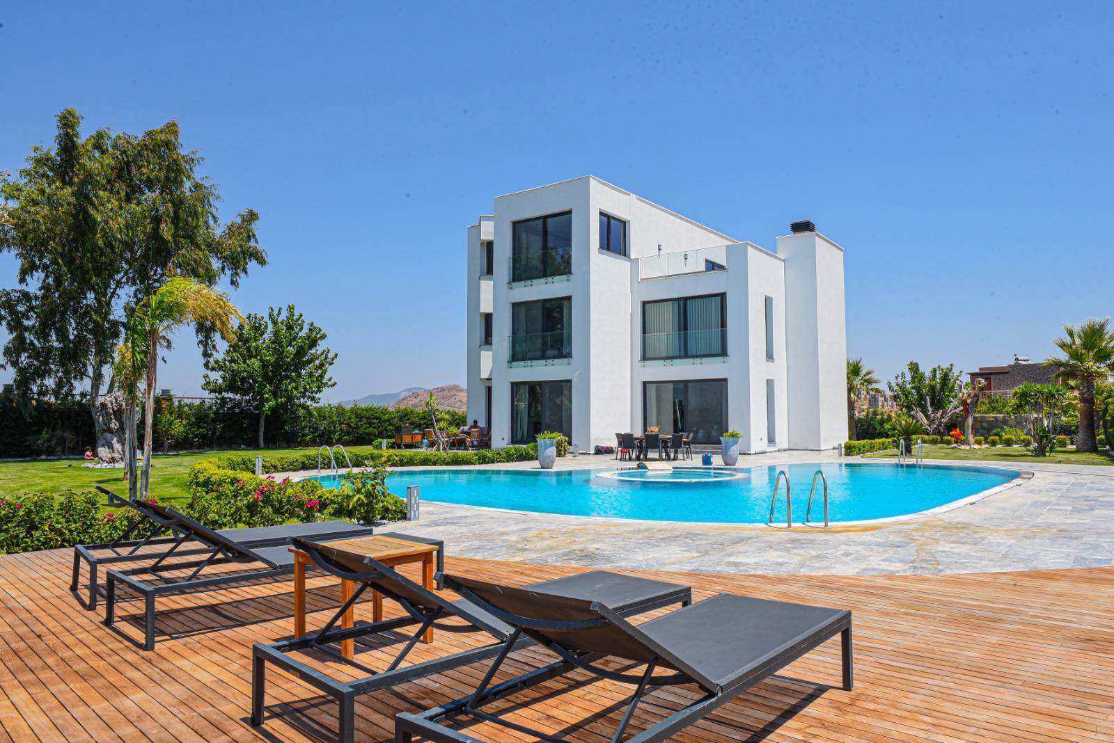 Ortakent Yahşide 6+1 Tripleks Özel Havuzlu Deniz Manzaralı Lüx Villa MRT-6971