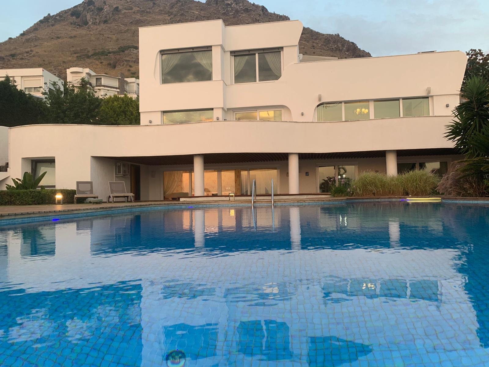 Turgutreis'te Özel Havuzlu Panoramik Deniz Manzaralı 4+2 Villa BV-49