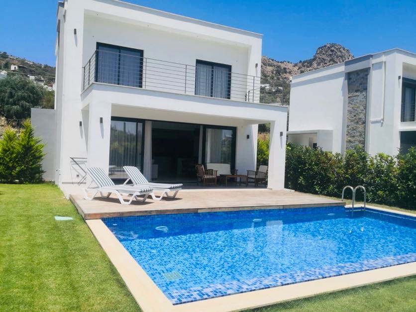 Türkbükünde 3+1 Dubleks Özel Havuzlu Bahçeli Villa BV-962