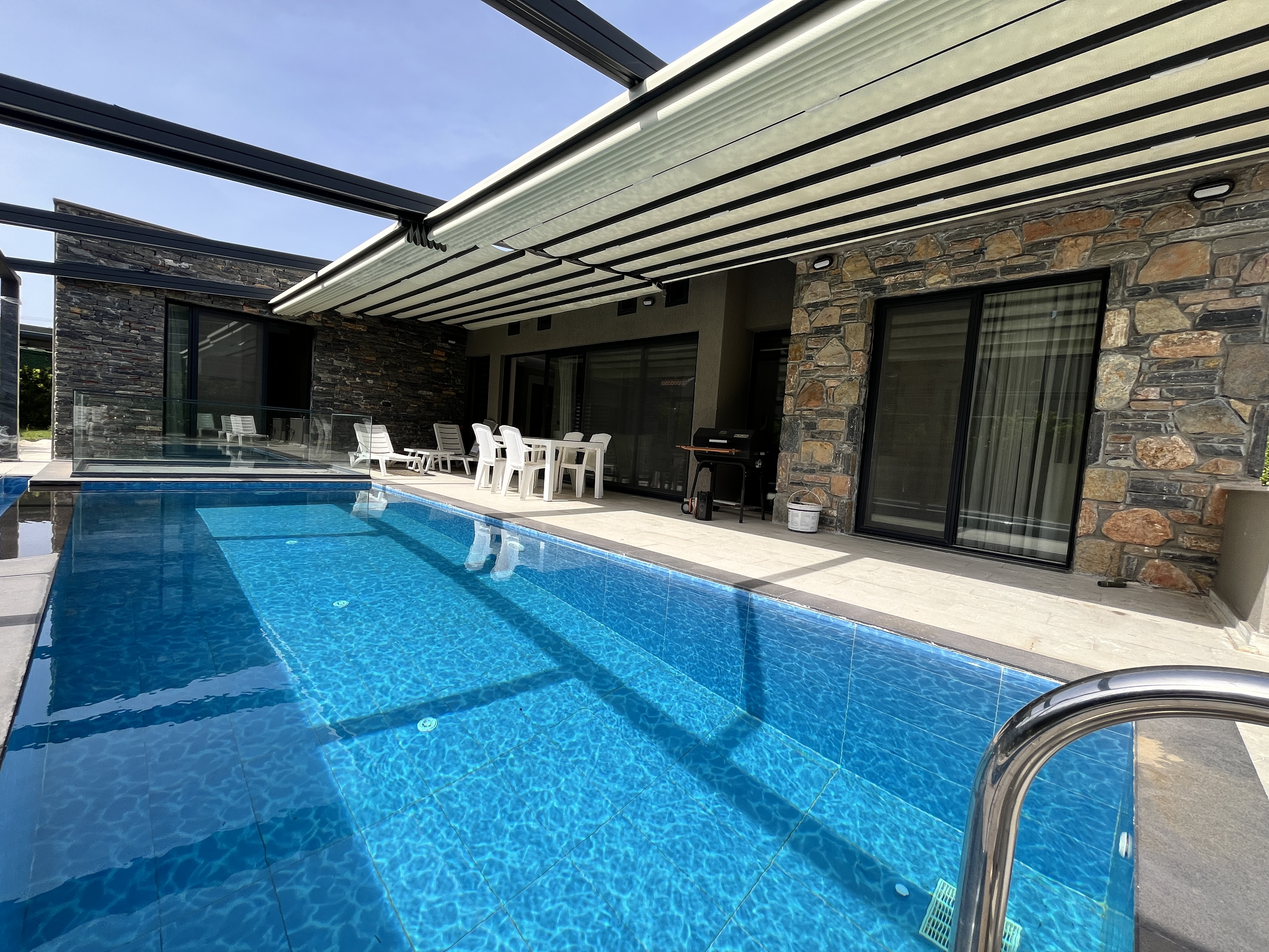 Yalıkavak'ta 5+2 Ters Dubleks Özel Havuzlu Bahçeli Villa BV-309