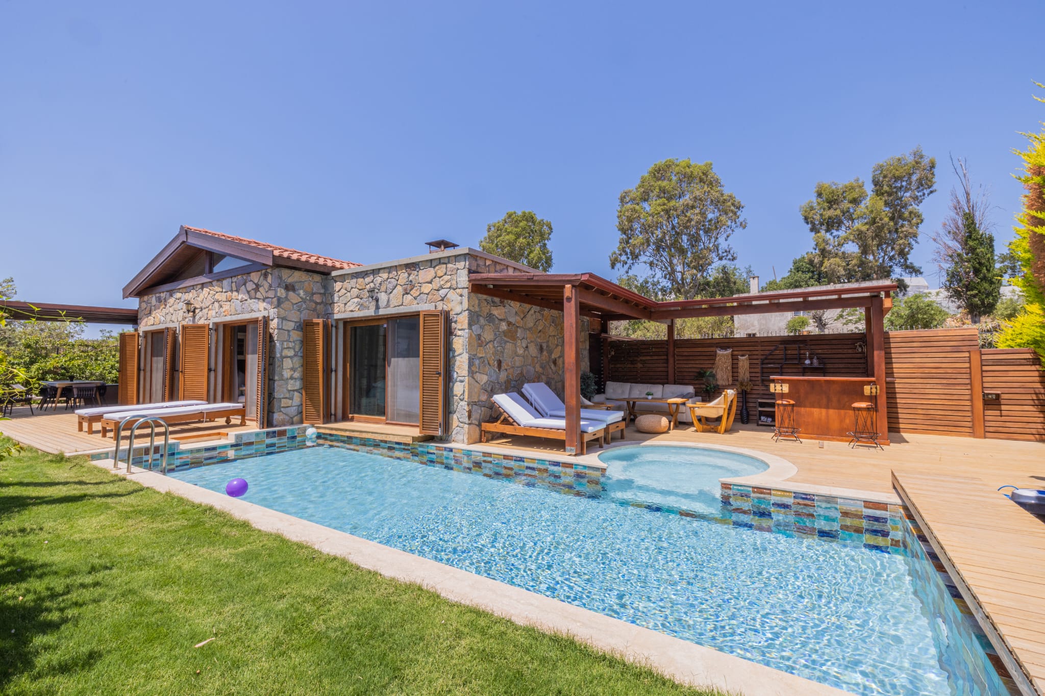 Yalıkavak'ta Özel Havuzlu Bahçeli 3+1 Villa BV-120